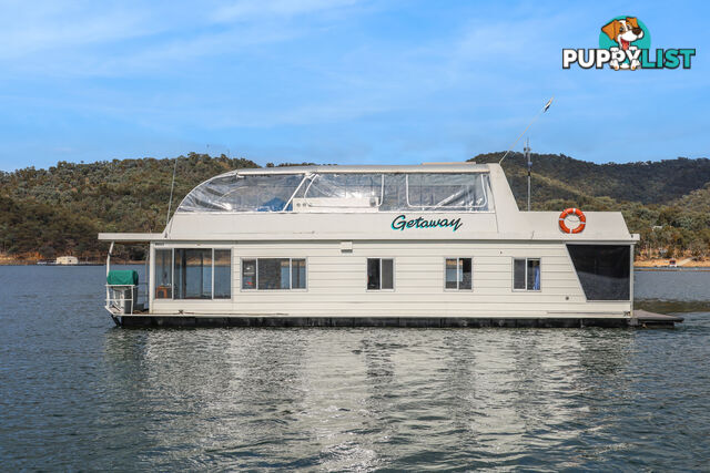 Getaway Houseboat Holiday Home on Lake Eildon