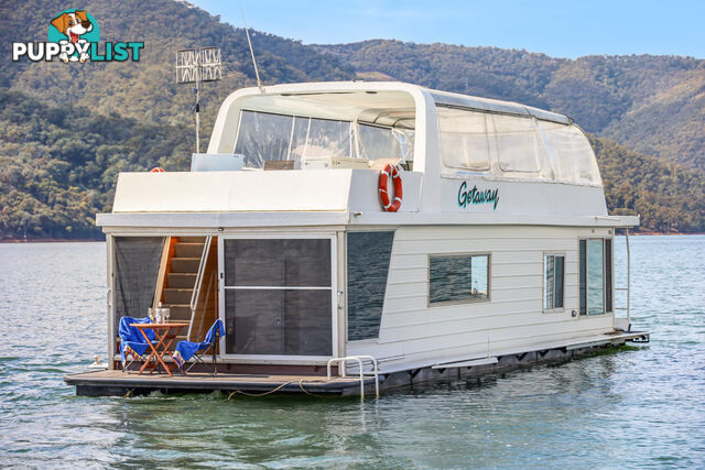 Getaway Houseboat Holiday Home on Lake Eildon