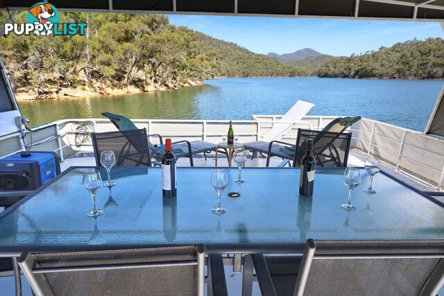 Drifter Houseboat Holiday Home on Lake Eildon