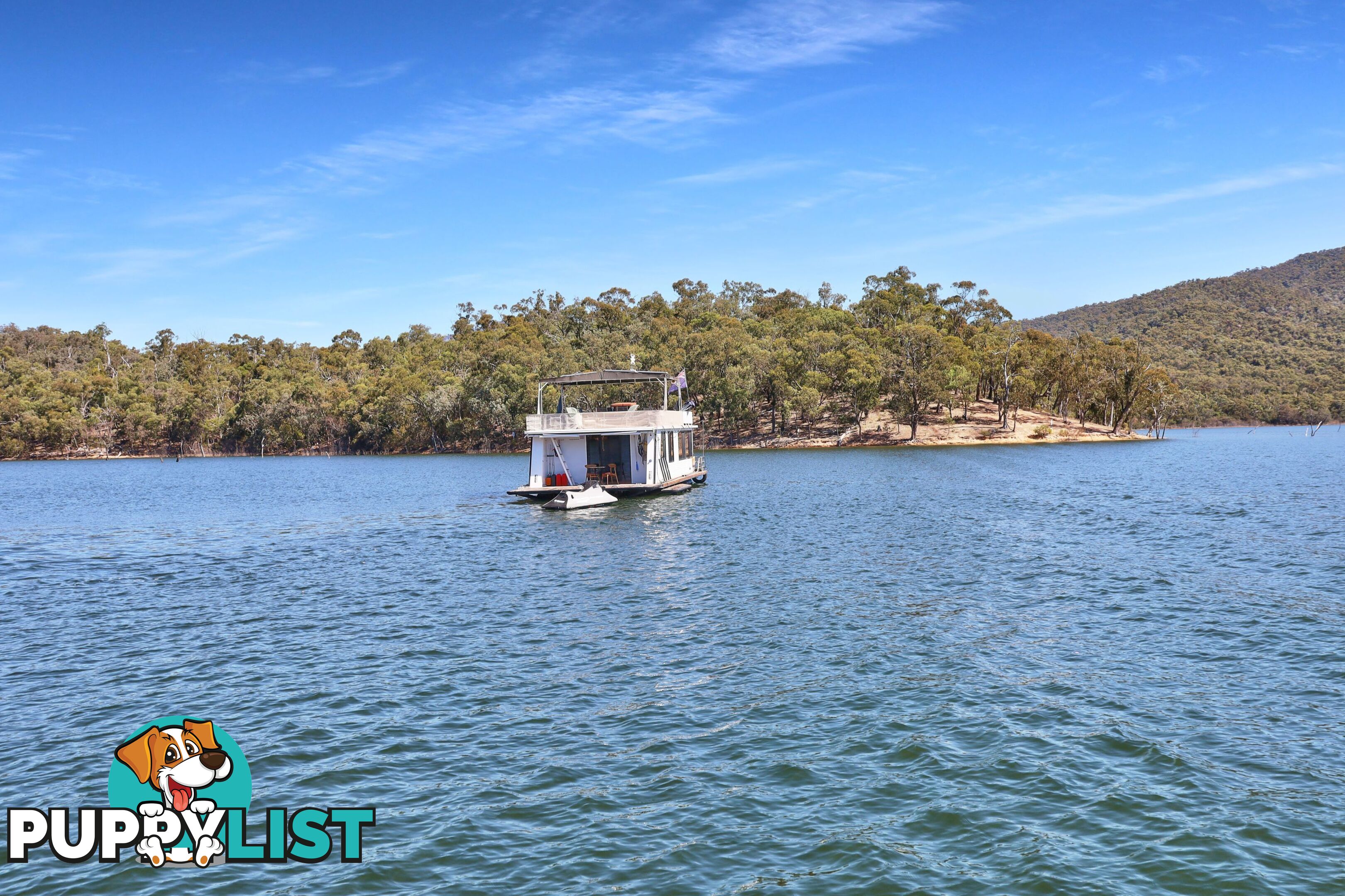 Drifter Houseboat Holiday Home on Lake Eildon