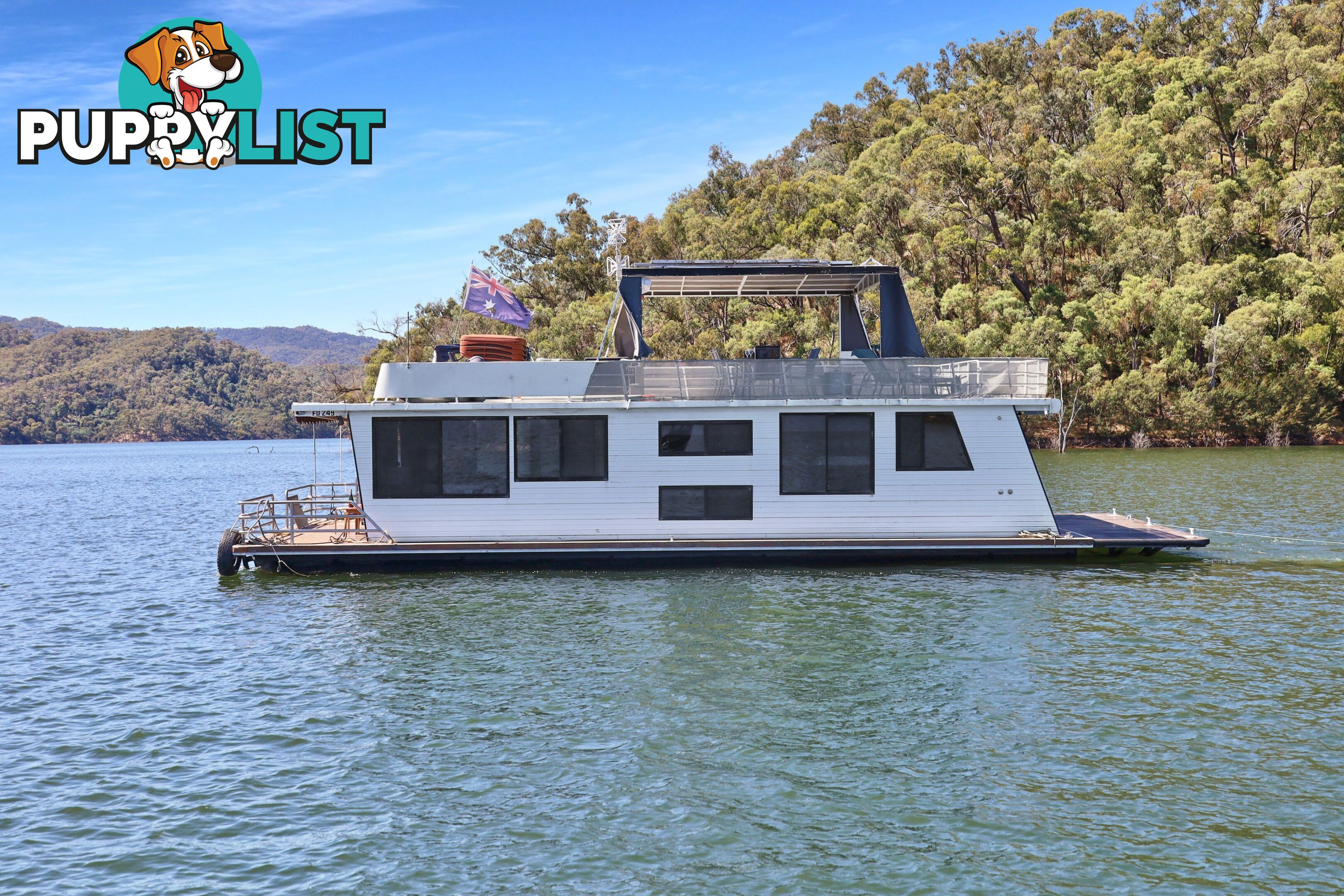 Drifter Houseboat Holiday Home on Lake Eildon