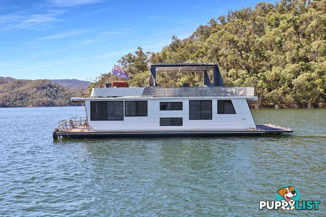 Drifter Houseboat Holiday Home on Lake Eildon