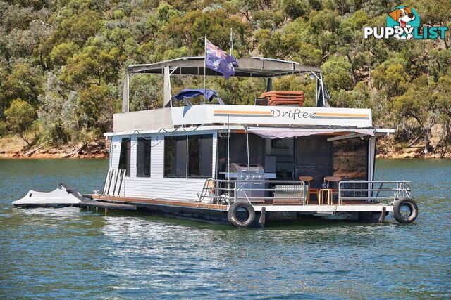 Drifter Houseboat Holiday Home on Lake Eildon