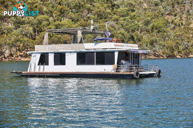 Drifter Houseboat Holiday Home on Lake Eildon