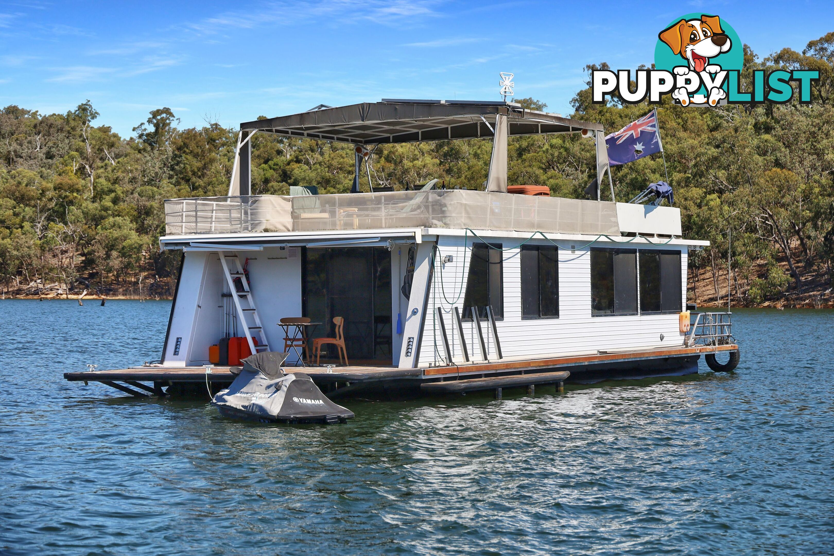 Drifter Houseboat Holiday Home on Lake Eildon