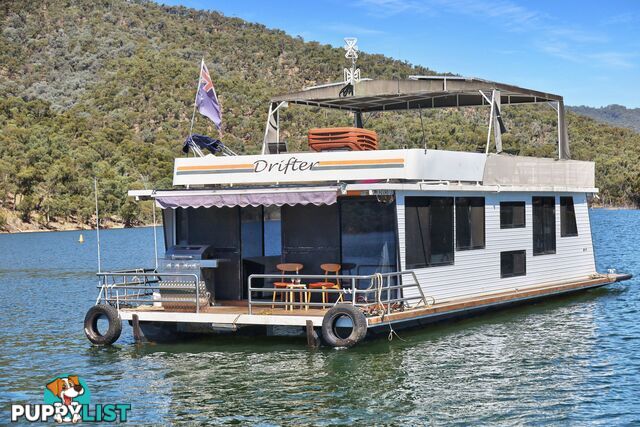 Drifter Houseboat Holiday Home on Lake Eildon