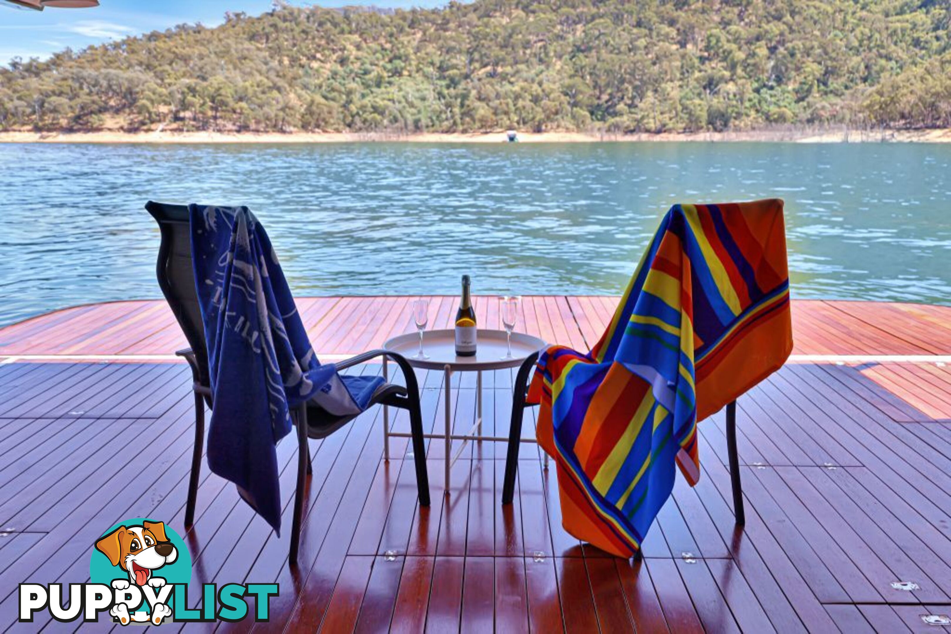 BLISS Houseboat Holiday Home on Lake Eildon