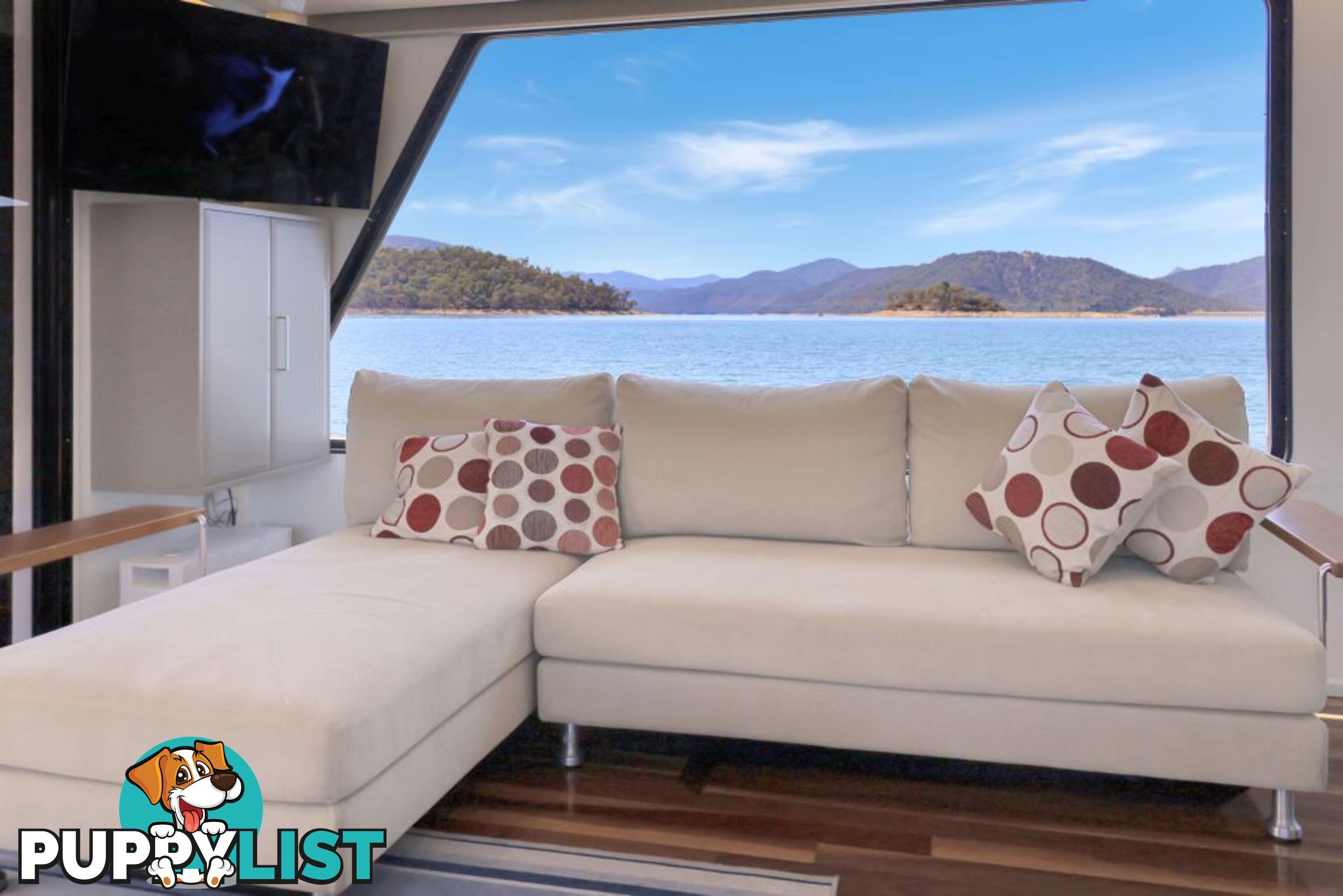 BLISS Houseboat Holiday Home on Lake Eildon