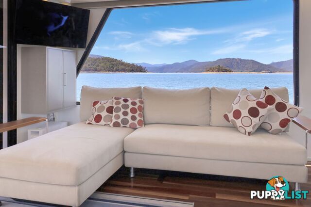 BLISS Houseboat Holiday Home on Lake Eildon