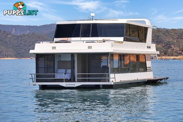 BLISS Houseboat Holiday Home on Lake Eildon