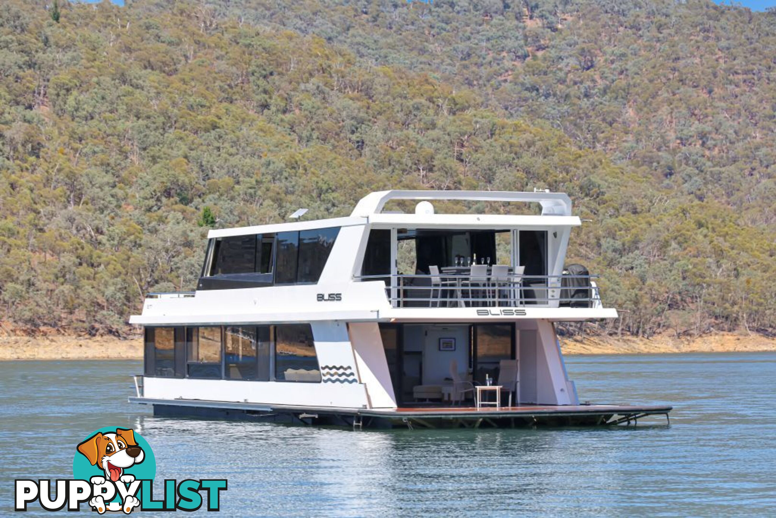 BLISS Houseboat Holiday Home on Lake Eildon