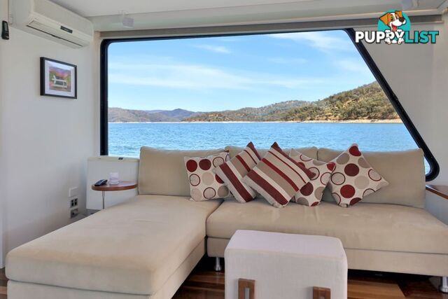 BLISS Houseboat Holiday Home on Lake Eildon