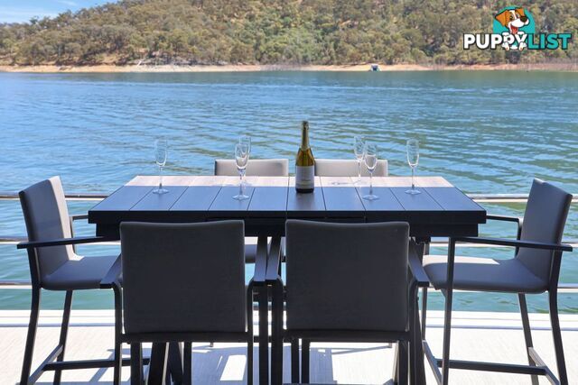 BLISS Houseboat Holiday Home on Lake Eildon