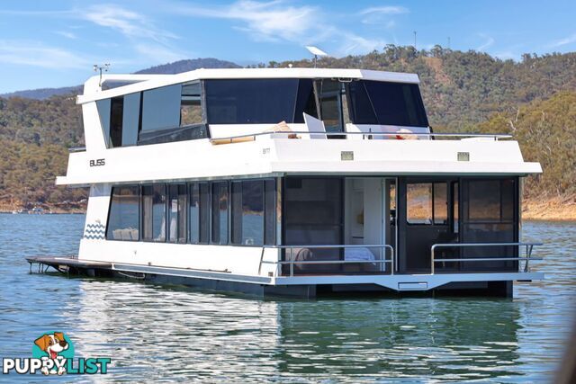 BLISS Houseboat Holiday Home on Lake Eildon