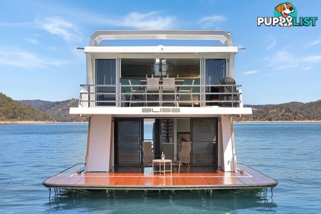 BLISS Houseboat Holiday Home on Lake Eildon