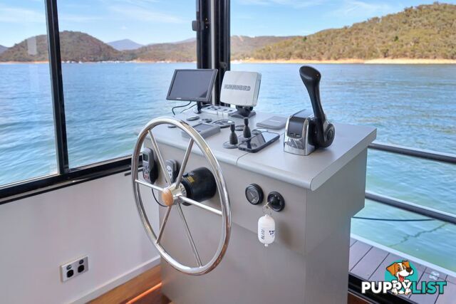 BLISS Houseboat Holiday Home on Lake Eildon