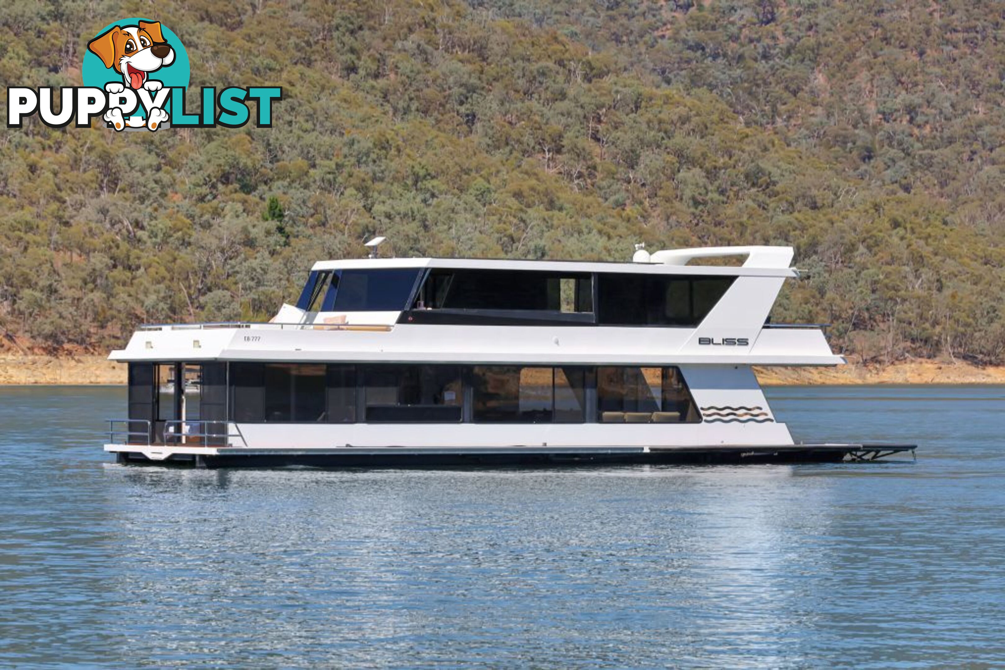 BLISS Houseboat Holiday Home on Lake Eildon