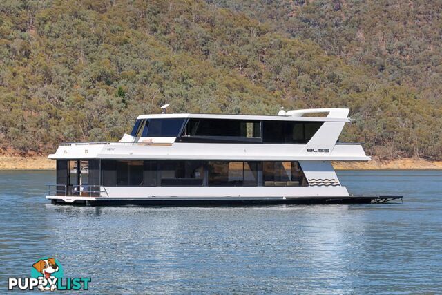 BLISS Houseboat Holiday Home on Lake Eildon