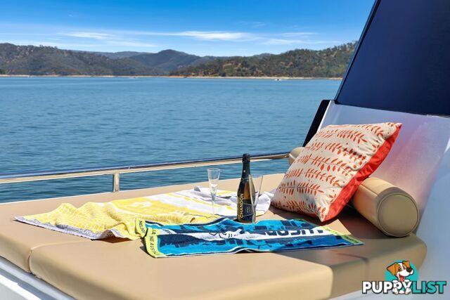 BLISS Houseboat Holiday Home on Lake Eildon