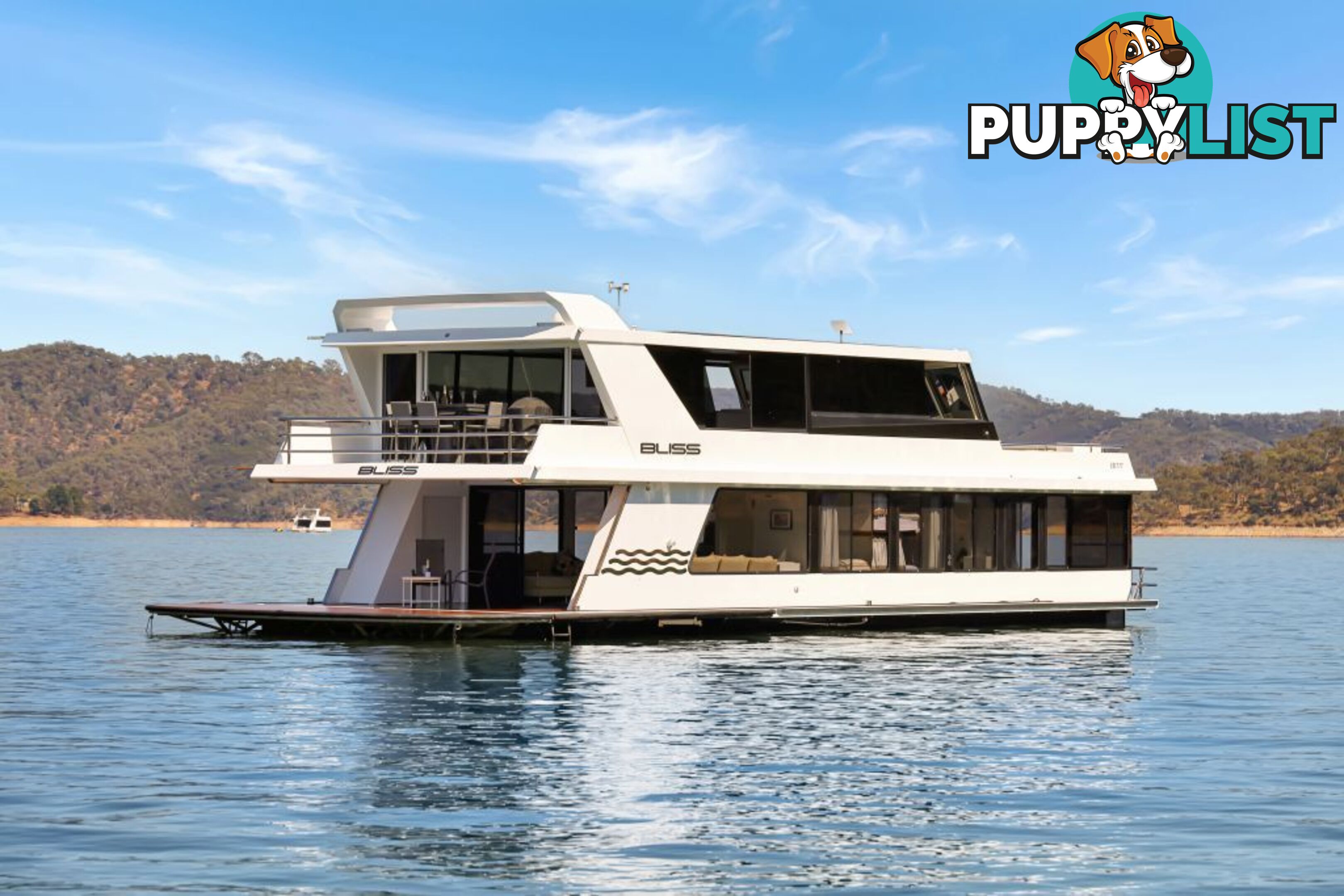 BLISS Houseboat Holiday Home on Lake Eildon