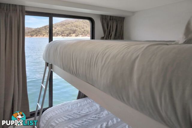 BLISS Houseboat Holiday Home on Lake Eildon