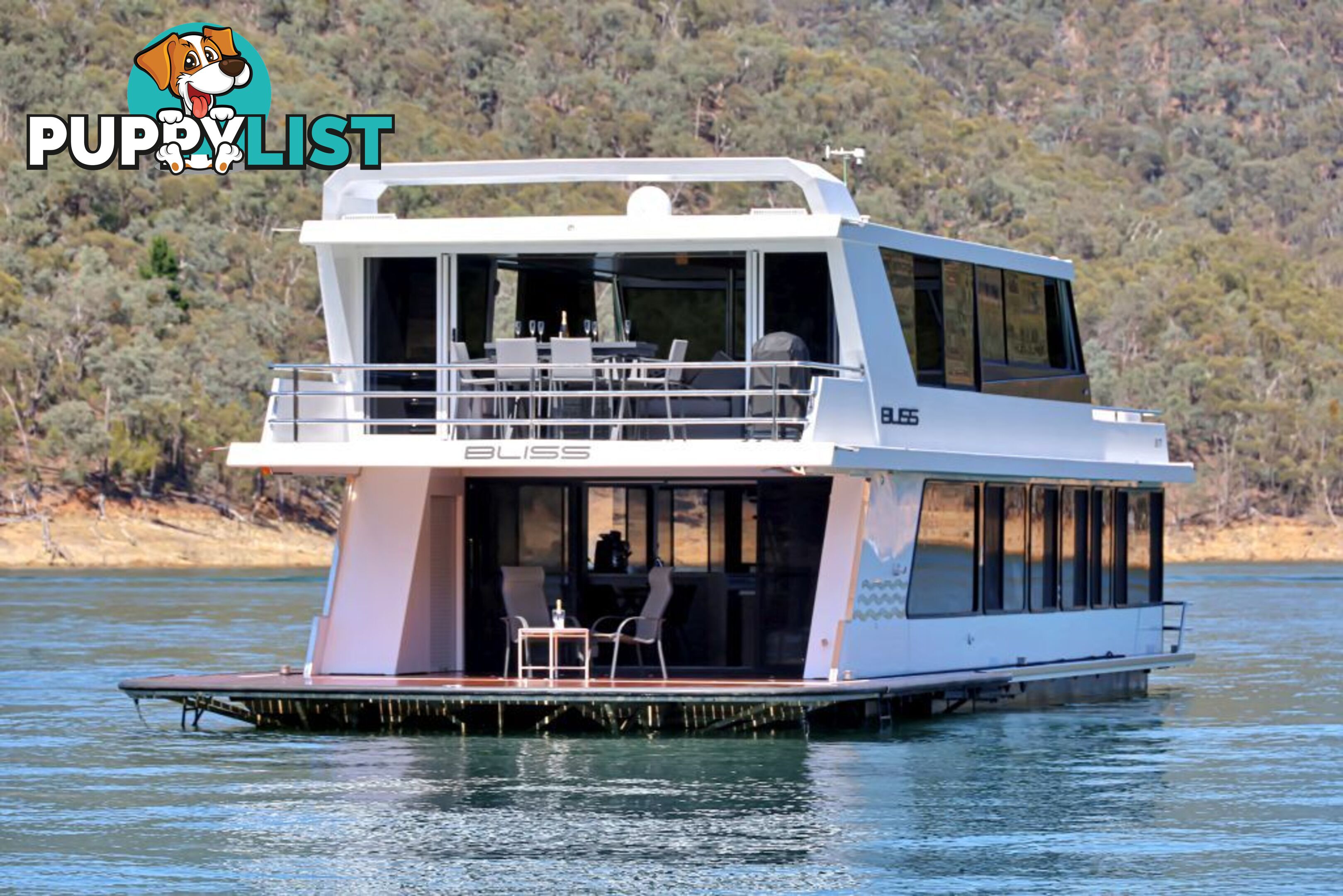 BLISS Houseboat Holiday Home on Lake Eildon