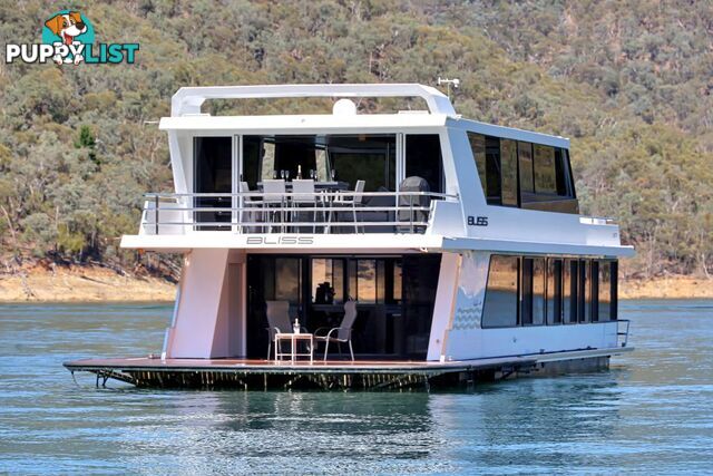 BLISS Houseboat Holiday Home on Lake Eildon