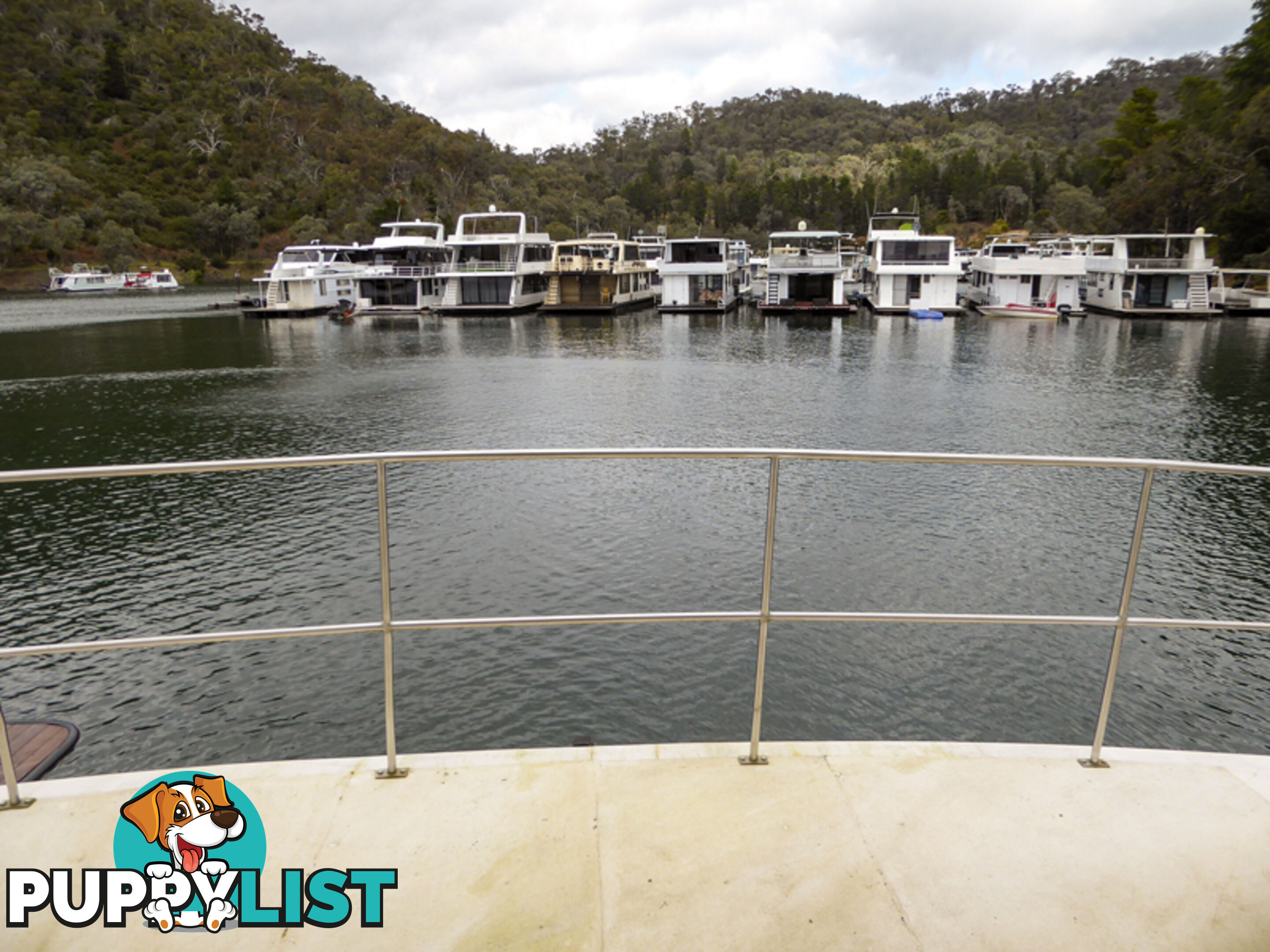 Kimberley-Jane - Ramsay style houseboat on Lake Eildon