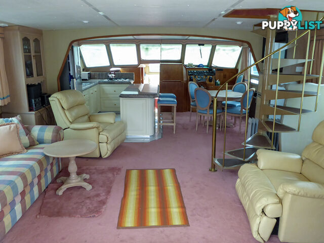 Kimberley-Jane - Ramsay style houseboat on Lake Eildon