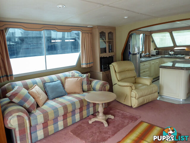 Kimberley-Jane - Ramsay style houseboat on Lake Eildon