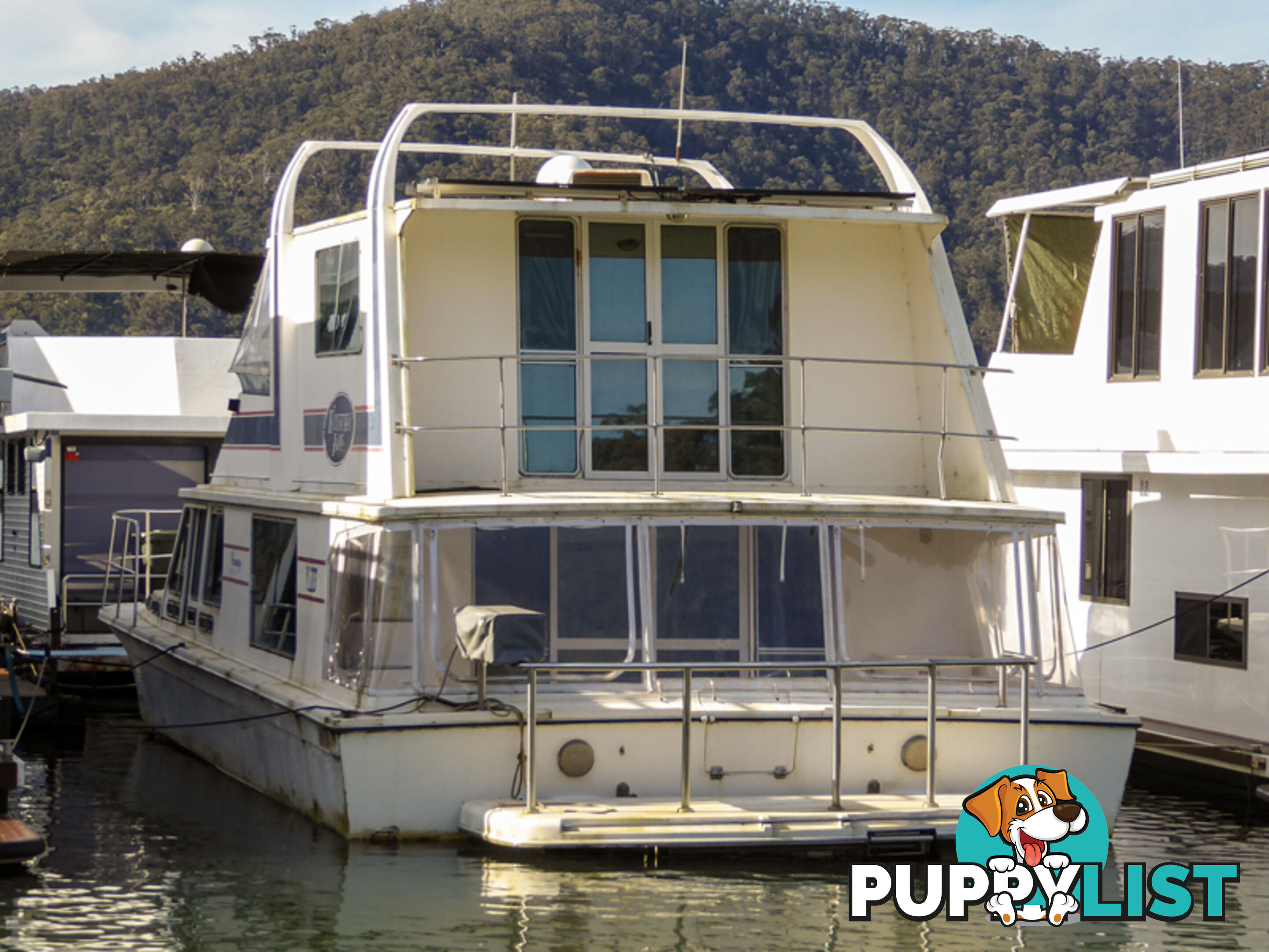 Kimberley-Jane - Ramsay style houseboat on Lake Eildon