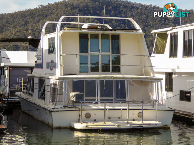 Kimberley-Jane - Ramsay style houseboat on Lake Eildon