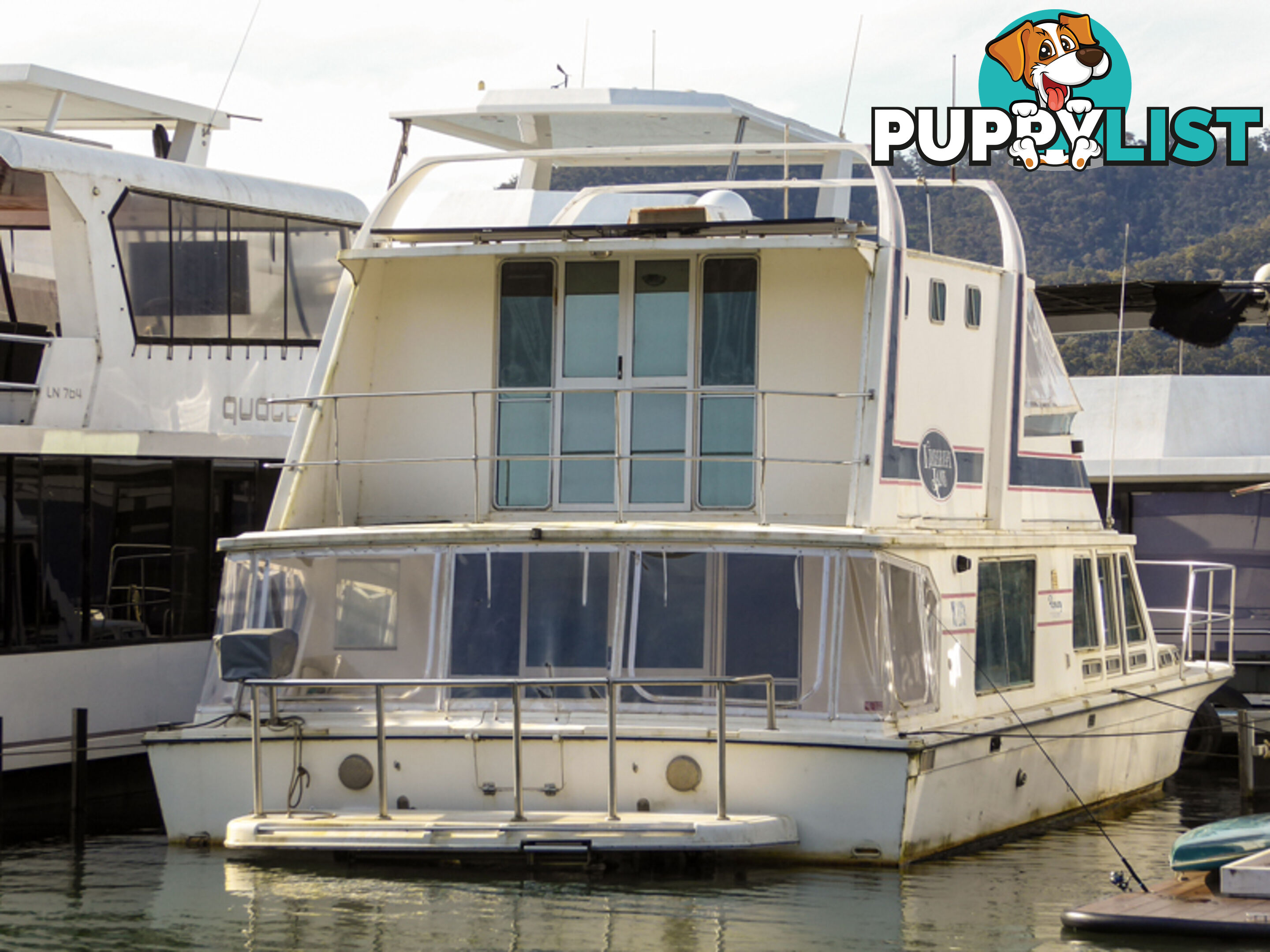 Kimberley-Jane - Ramsay style houseboat on Lake Eildon