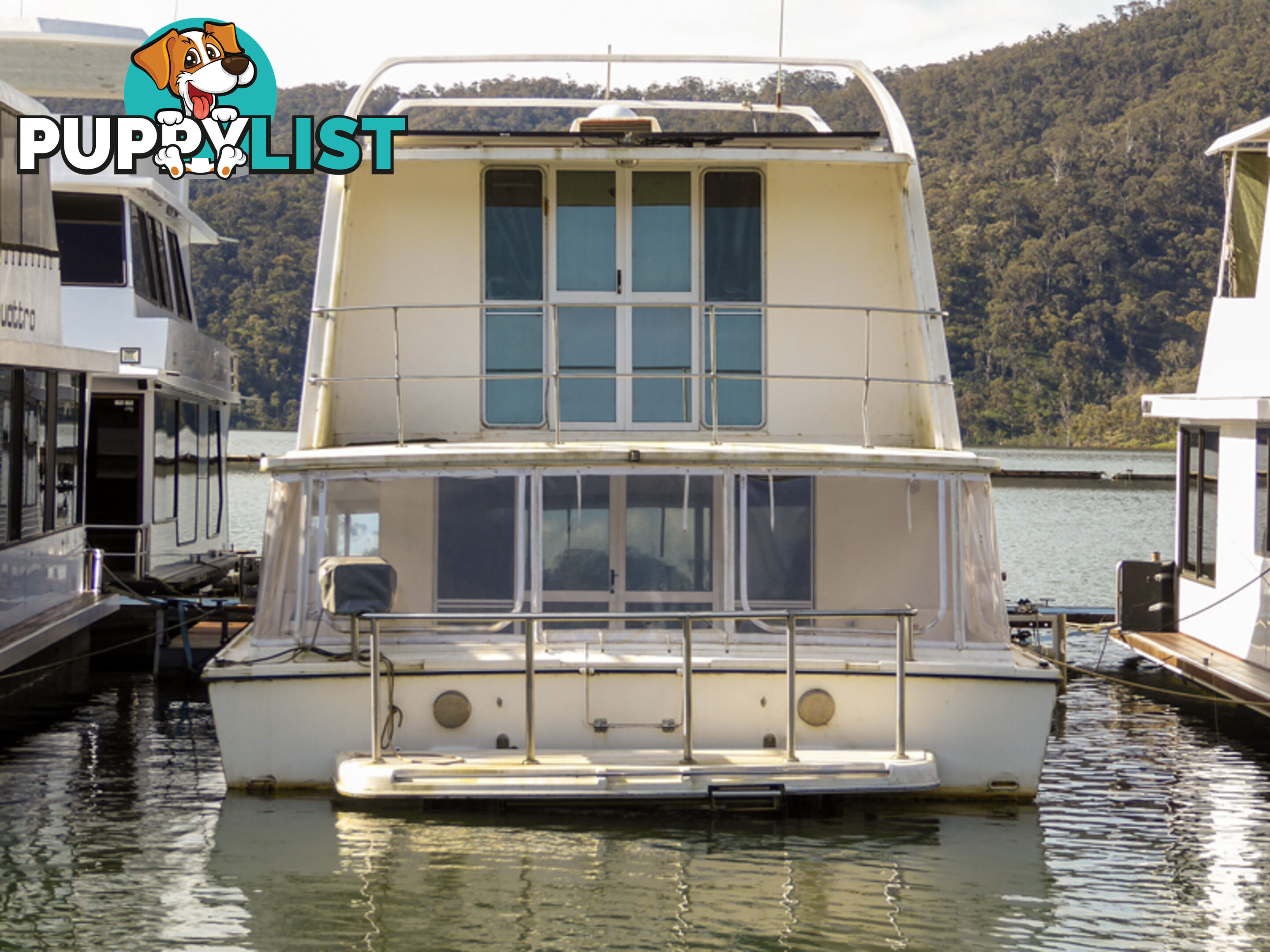 Kimberley-Jane - Ramsay style houseboat on Lake Eildon