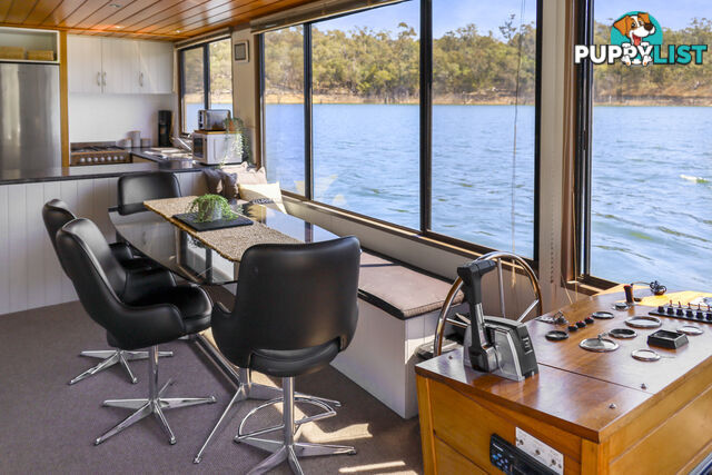 H2O Houseboat Holiday Home on Lake Eildon