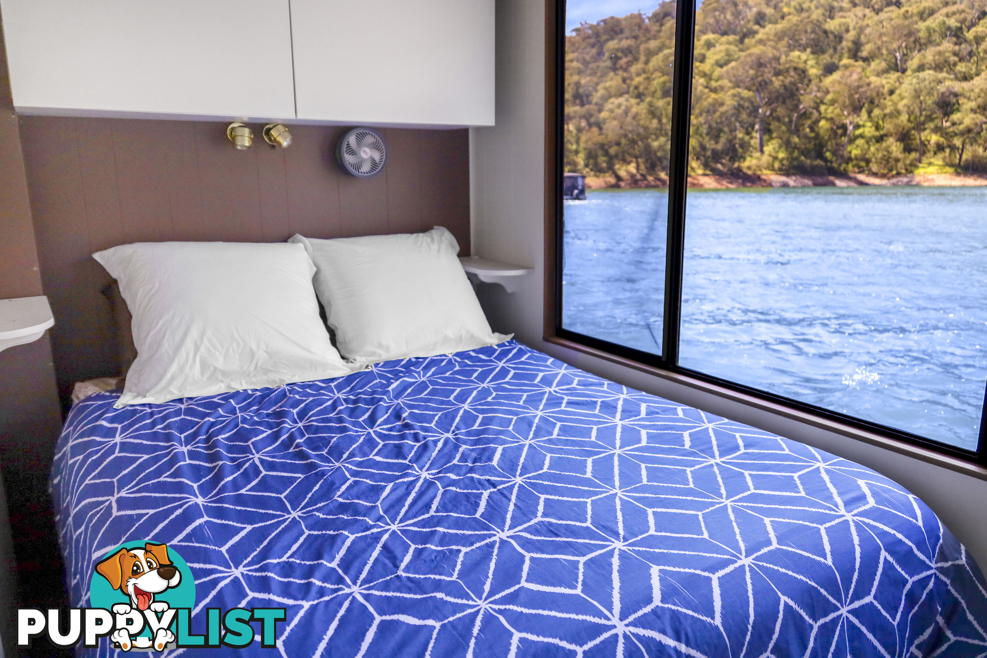 H2O Houseboat Holiday Home on Lake Eildon