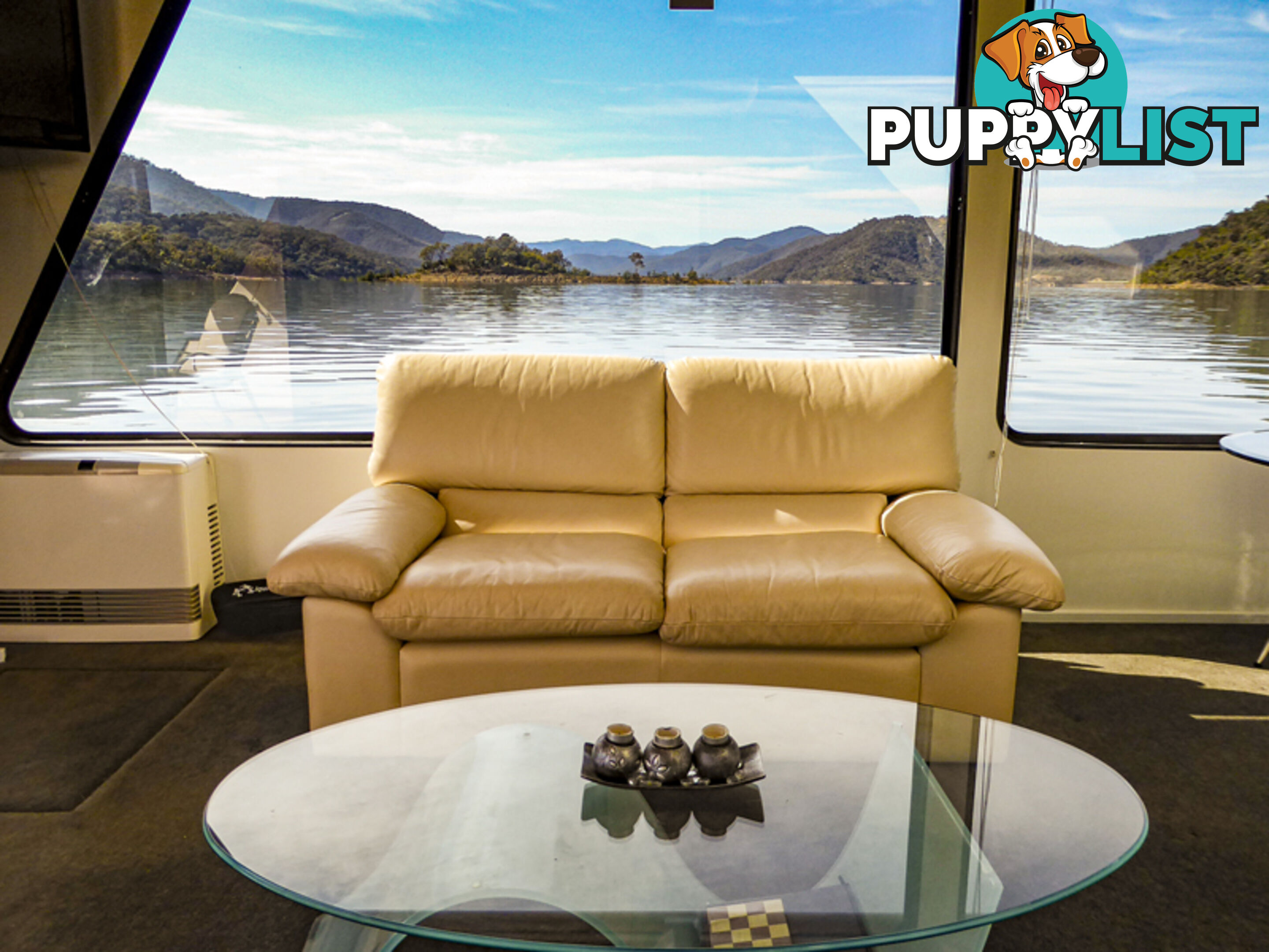 The Edge: Houseboat Holiday Home on Lake Eildon