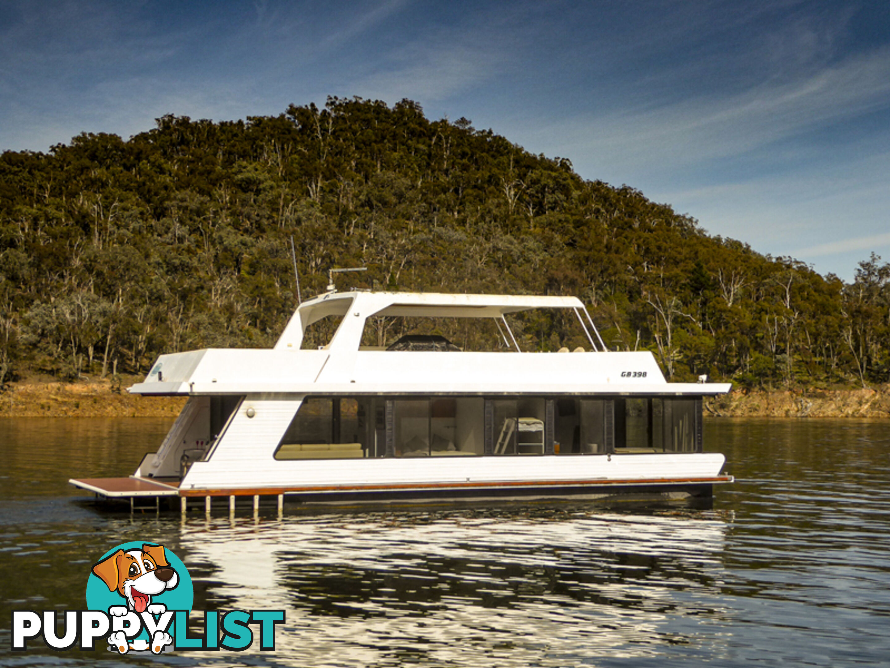 The Edge: Houseboat Holiday Home on Lake Eildon