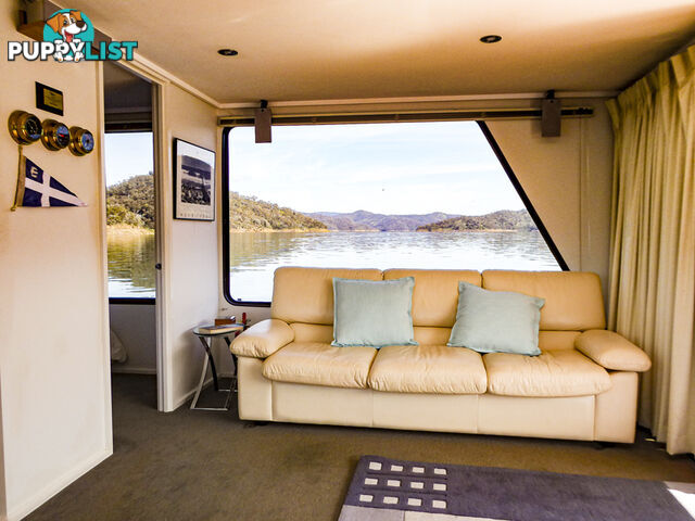 The Edge: Houseboat Holiday Home on Lake Eildon