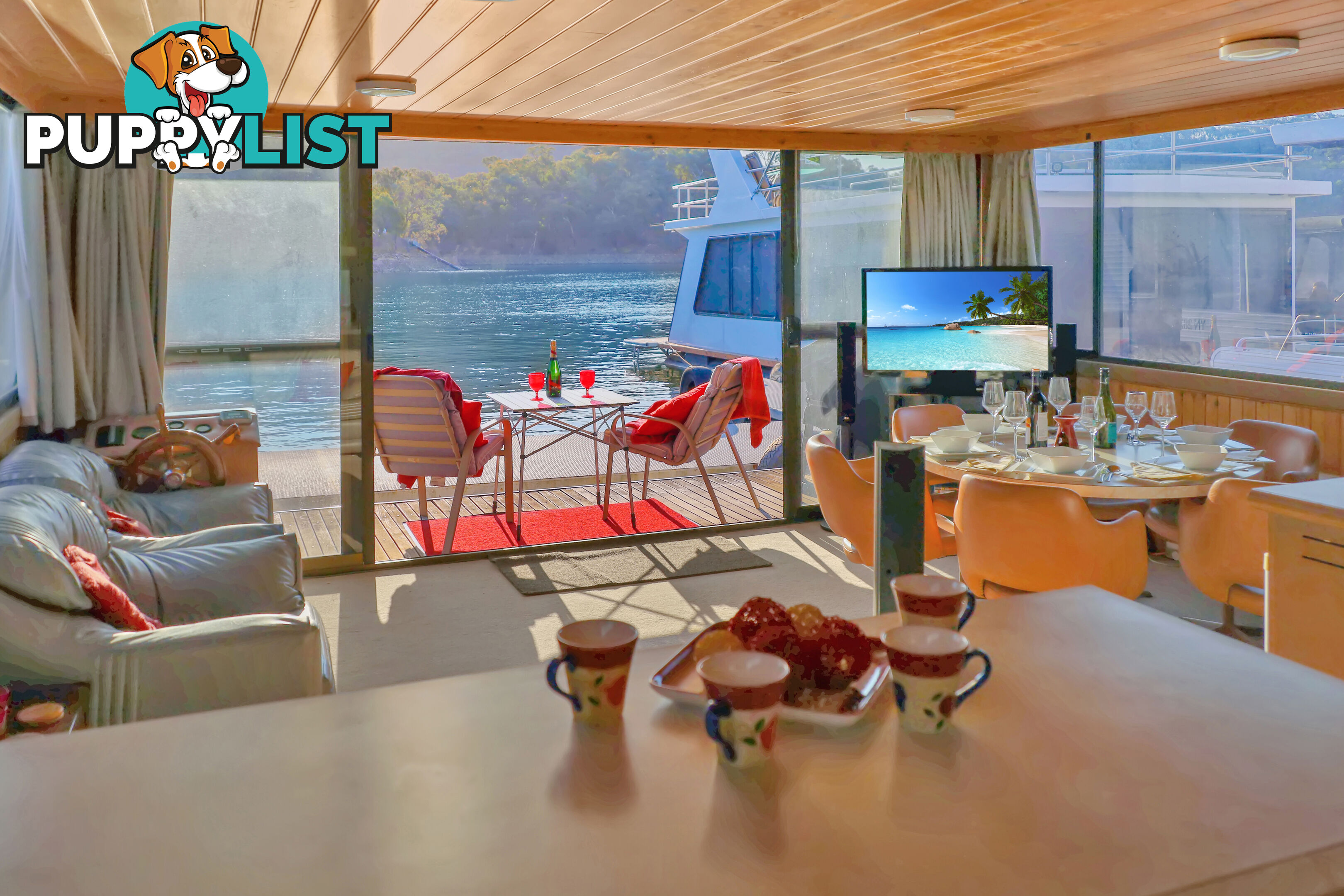 Slice of Heaven Houseboat Holiday Home on Lake Eildon