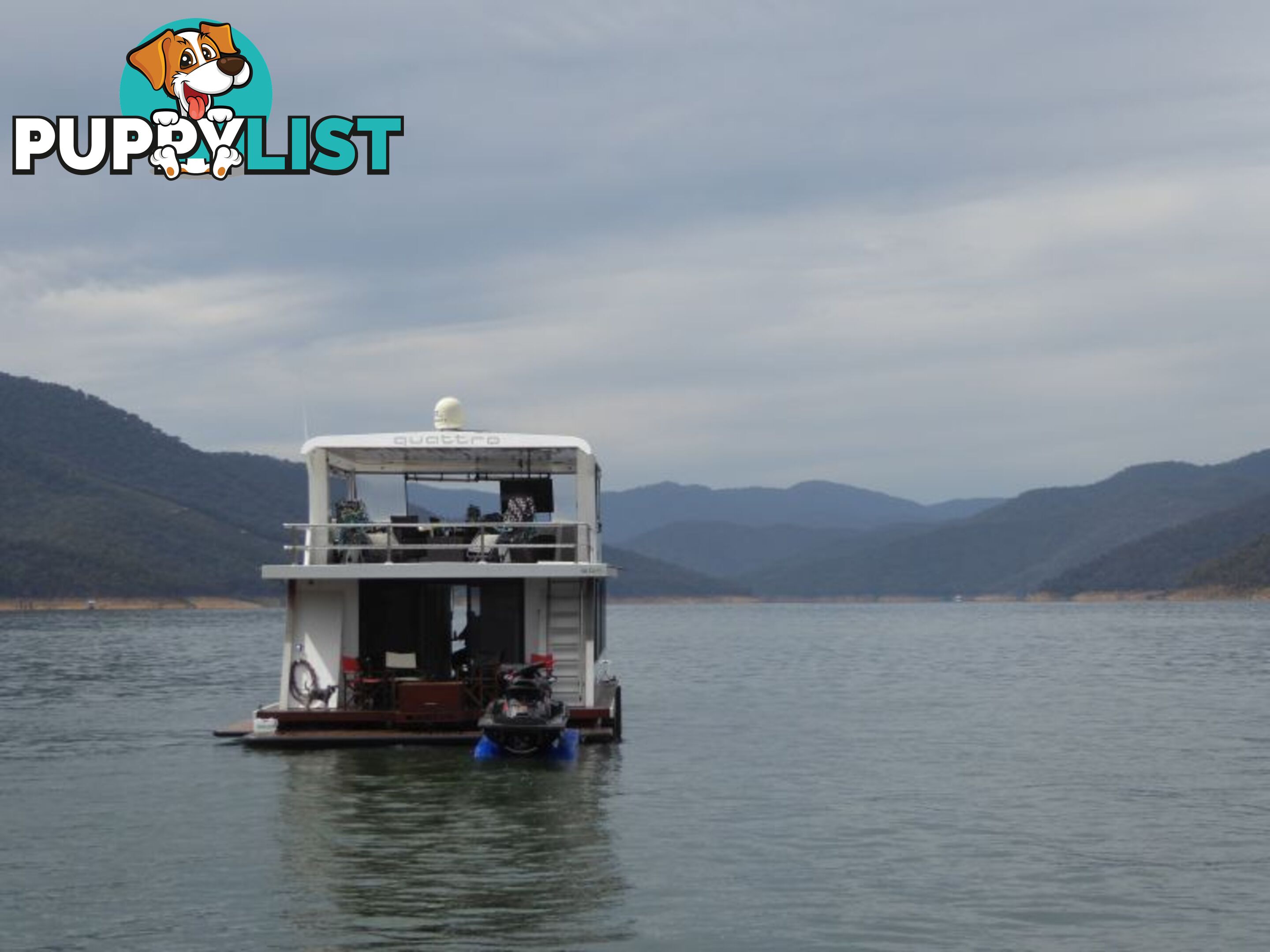 Quattro: Houseboat Holiday Home on Lake Eildon