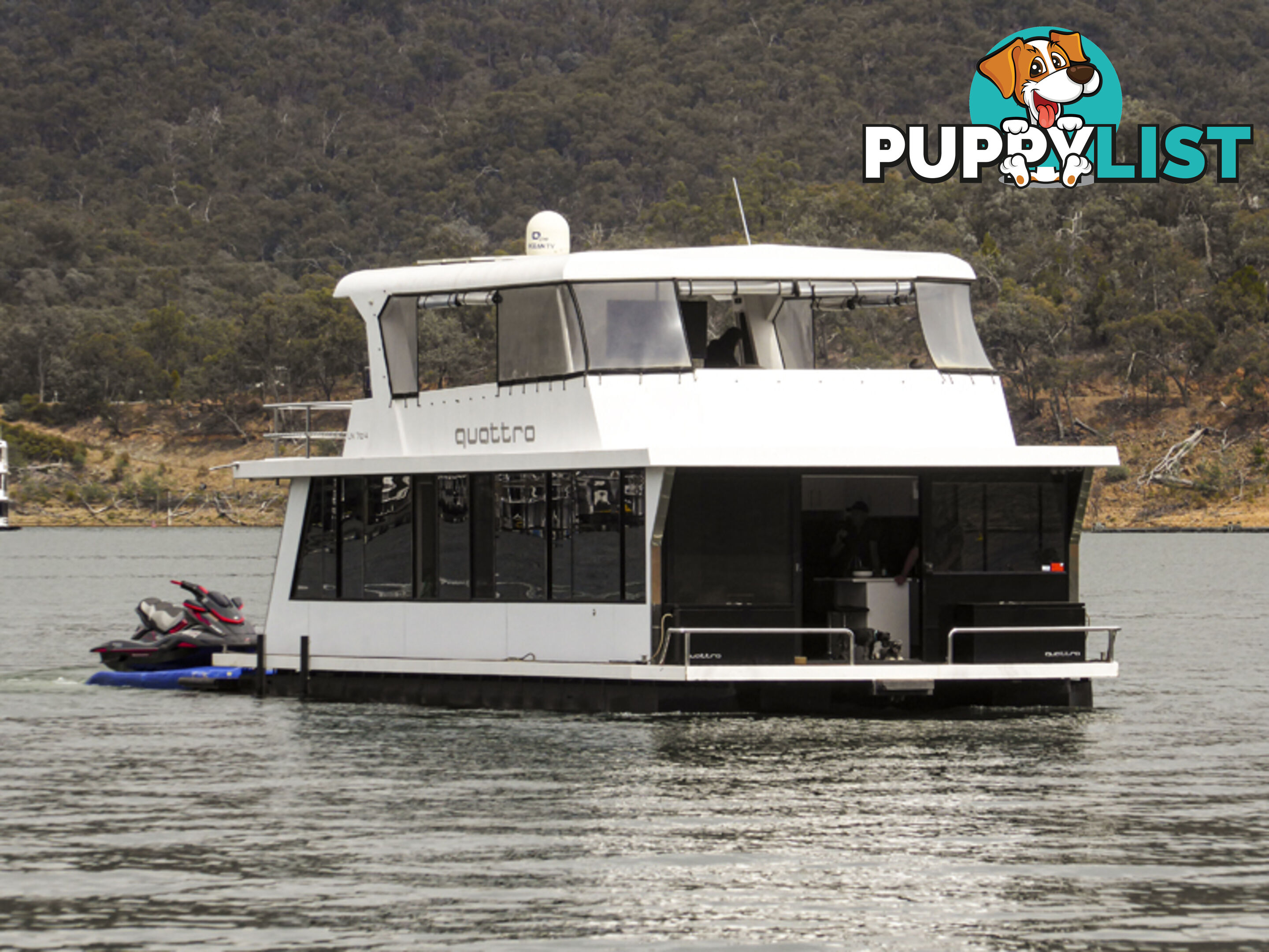 Quattro: Houseboat Holiday Home on Lake Eildon