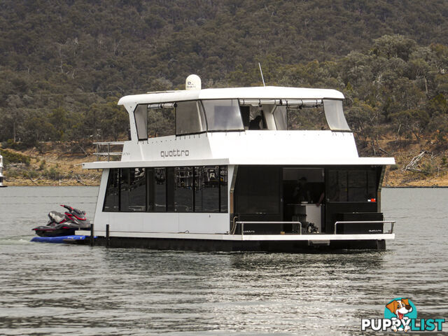 Quattro: Houseboat Holiday Home on Lake Eildon