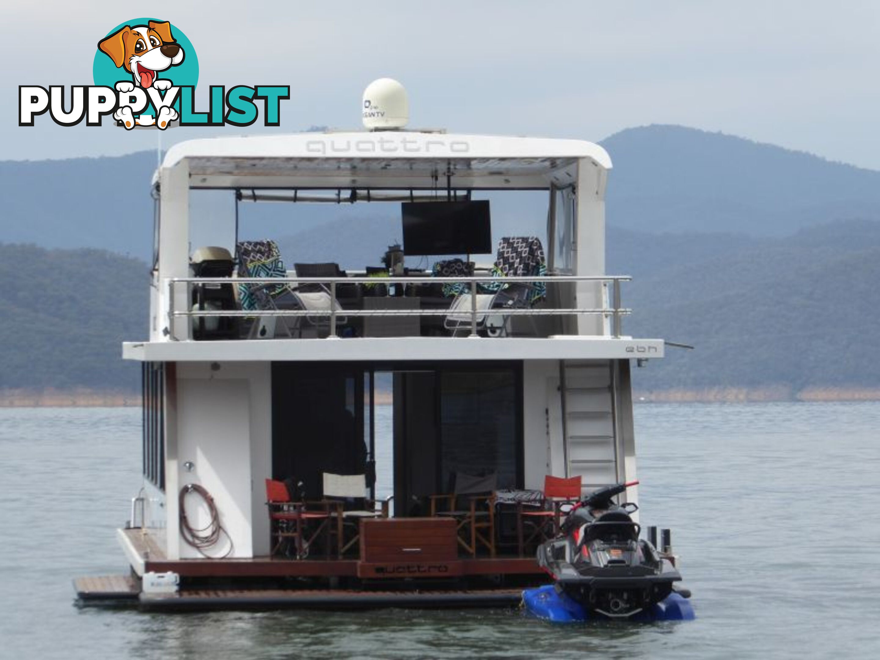 Quattro: Houseboat Holiday Home on Lake Eildon