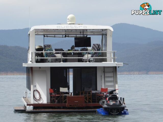 Quattro: Houseboat Holiday Home on Lake Eildon