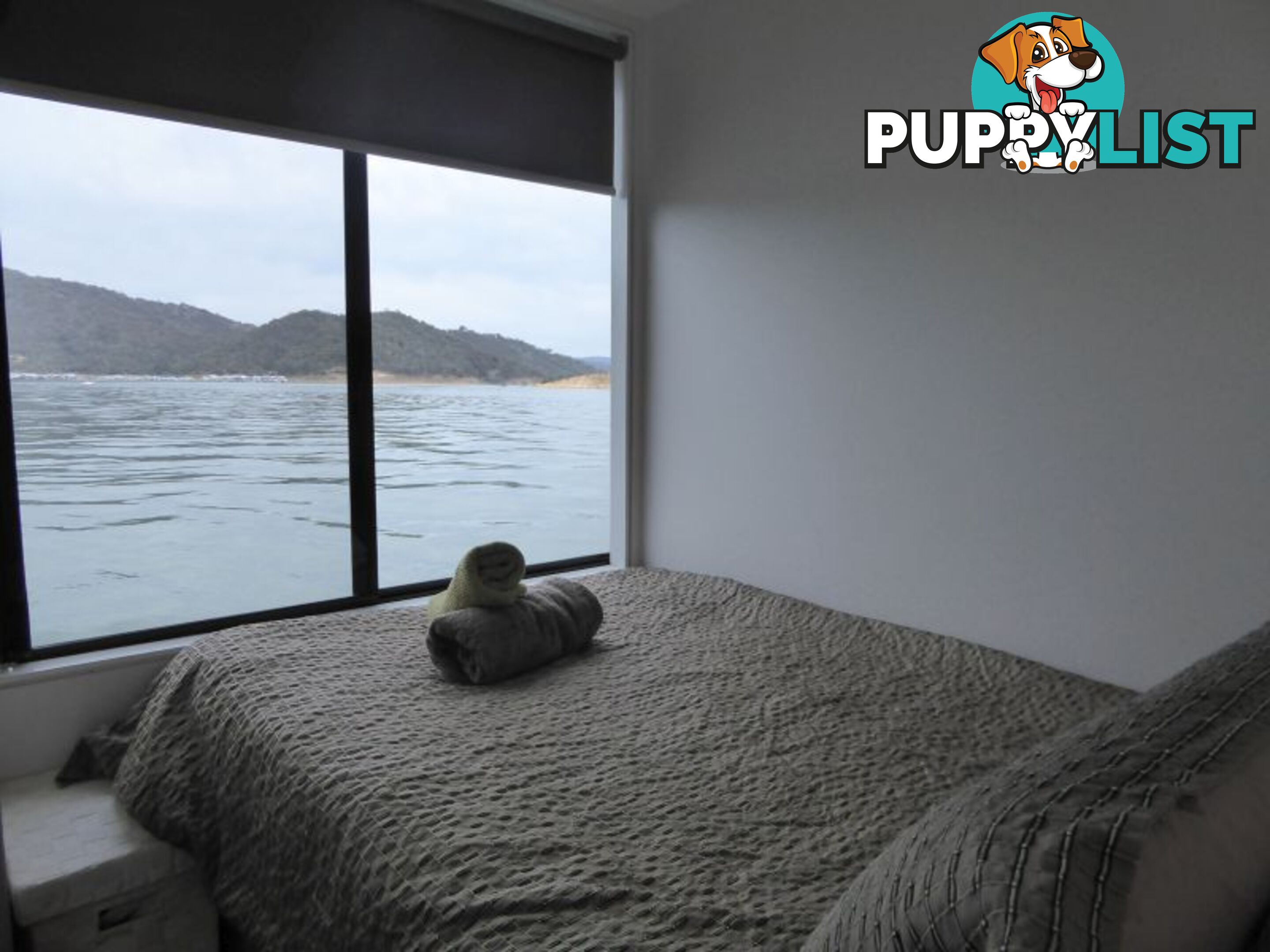 Quattro: Houseboat Holiday Home on Lake Eildon