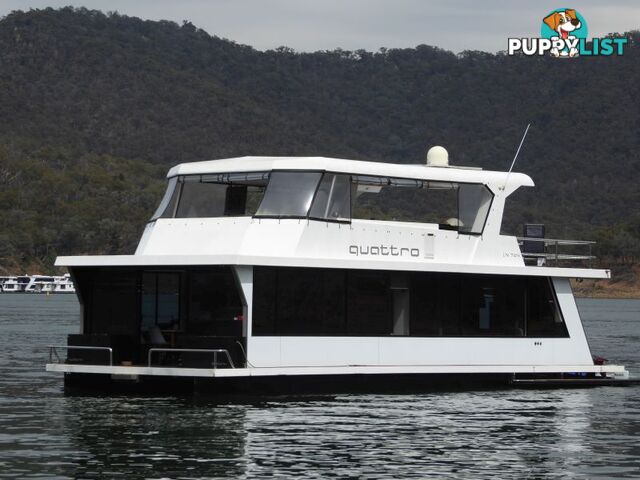 Quattro: Houseboat Holiday Home on Lake Eildon