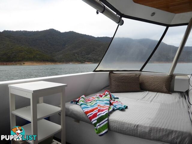 Quattro: Houseboat Holiday Home on Lake Eildon