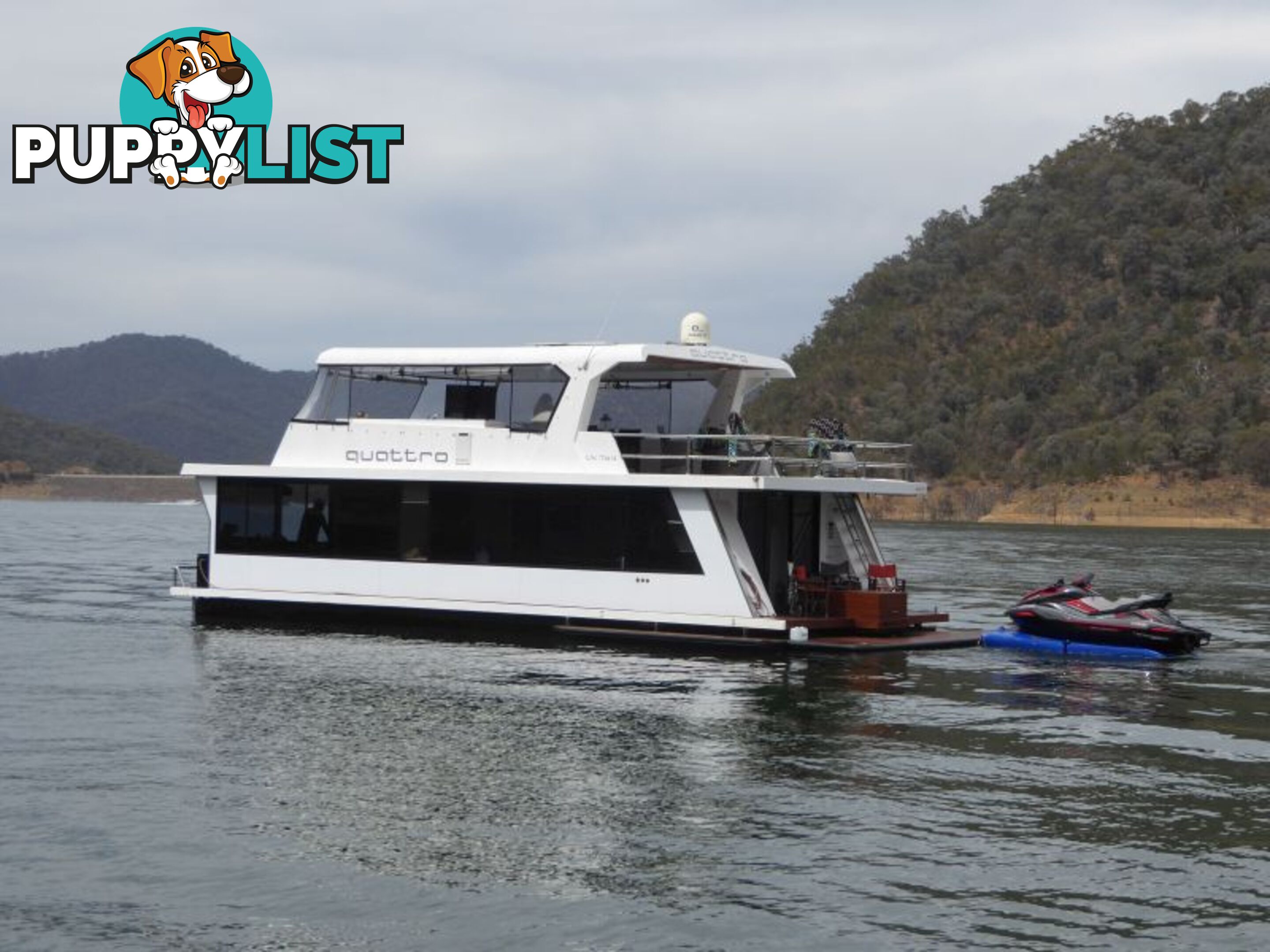 Quattro: Houseboat Holiday Home on Lake Eildon