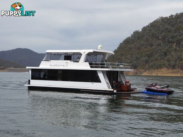 Quattro: Houseboat Holiday Home on Lake Eildon